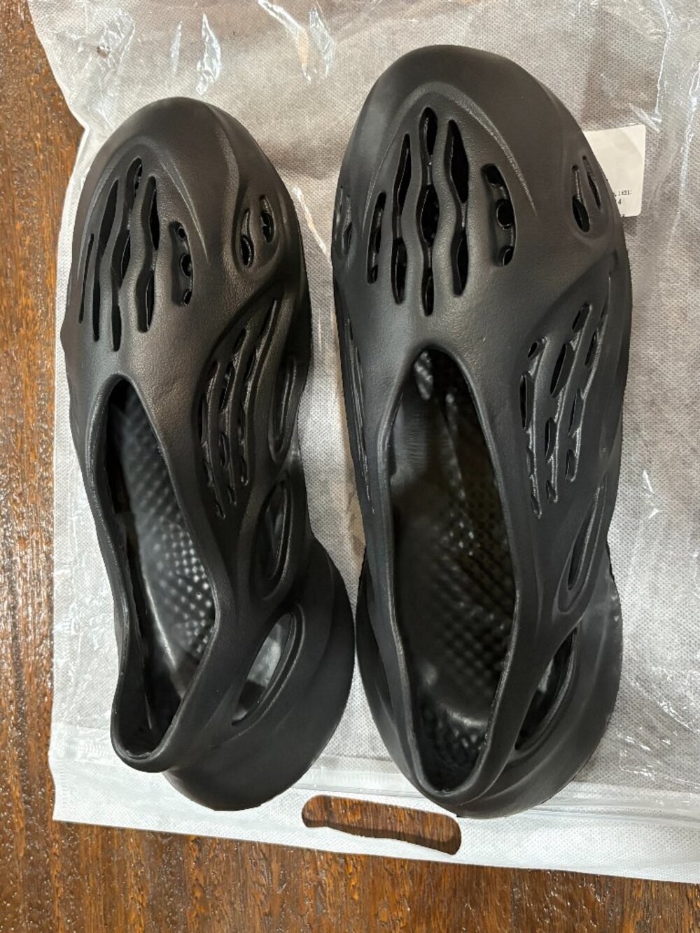 Foam Runner Shoe slides Black size 47 US size 14  NEW Comfort Slip-on